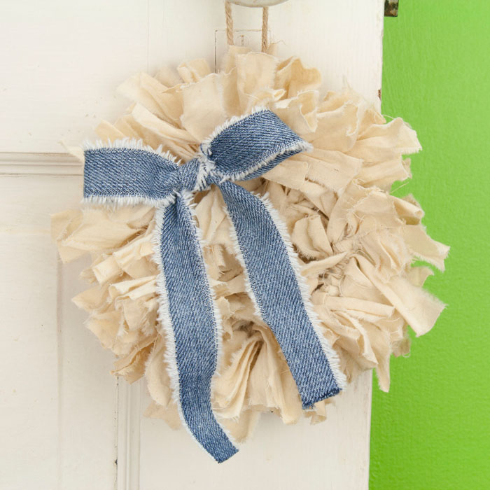 Tea Stained Mini Rag Wreath with Jean Bow