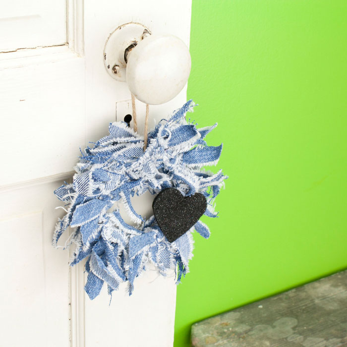 Blue Jean Mini Rag Wreath with Black Sparkle Heart