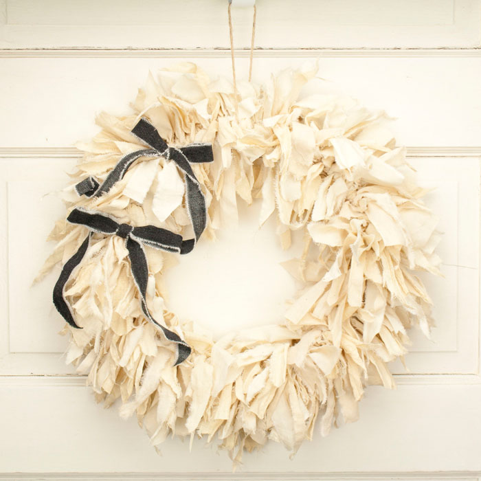 Tea Stained Rag Wreath with Simple Black Jean Bows