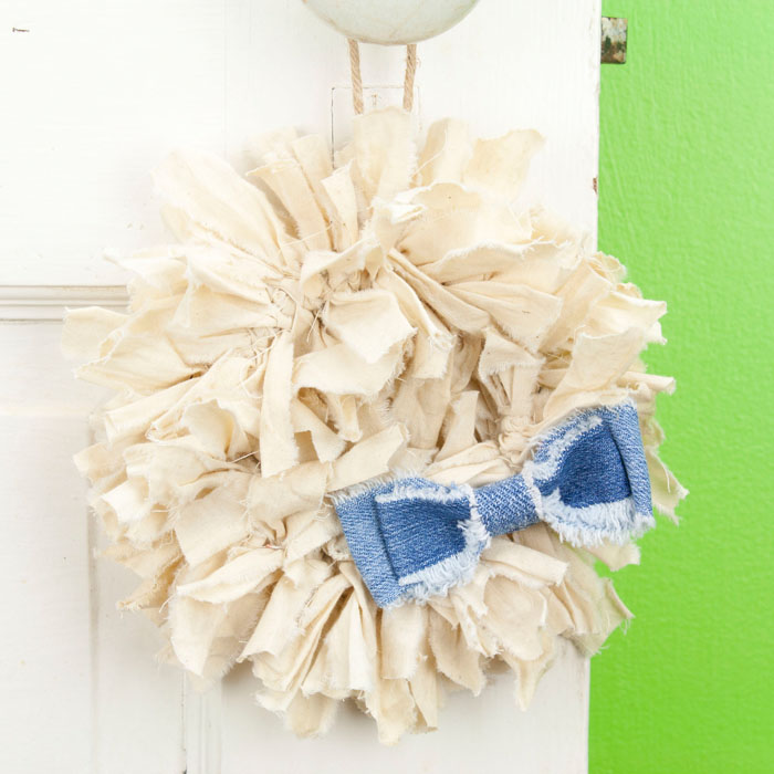 Tea Stained Mini Rag Wreath with Blue Jean Double Bow Tie