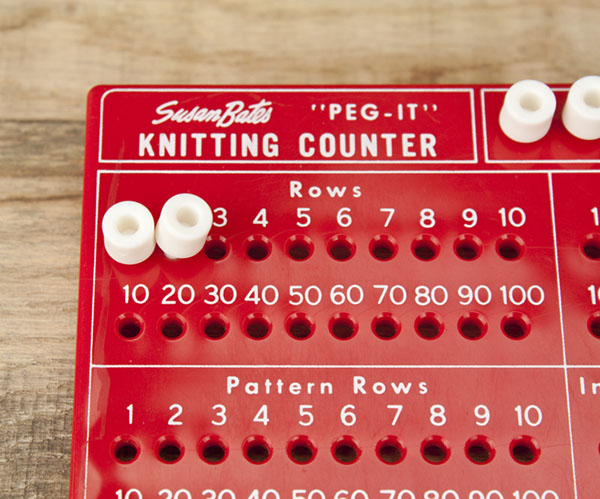 Susan Bates Peg It knitting counter with replacement pegs